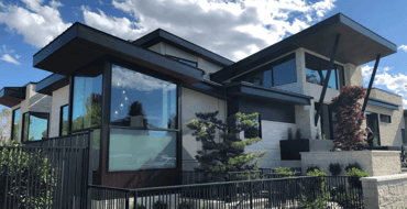 Advantages of Investing in Real Estate or Stocks